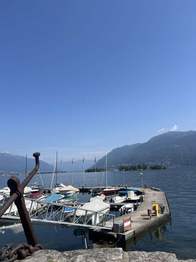 Sunset-Sailing ab Brissago mit Blick auf die Brissago-Inseln im Lago Maggiore